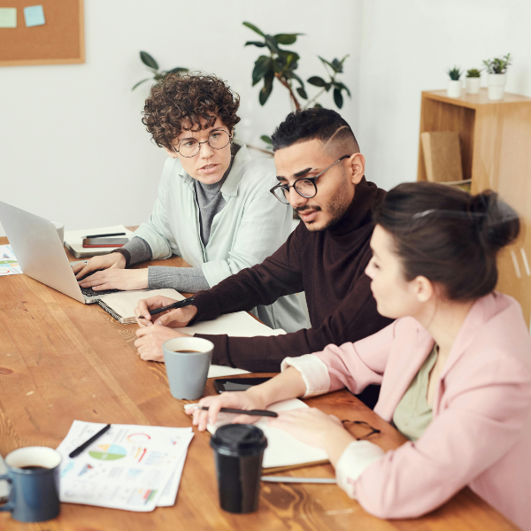 Mniejsze firmy są bardziej wydajne? – wydajność małych przedsiębiorstw i refleksje