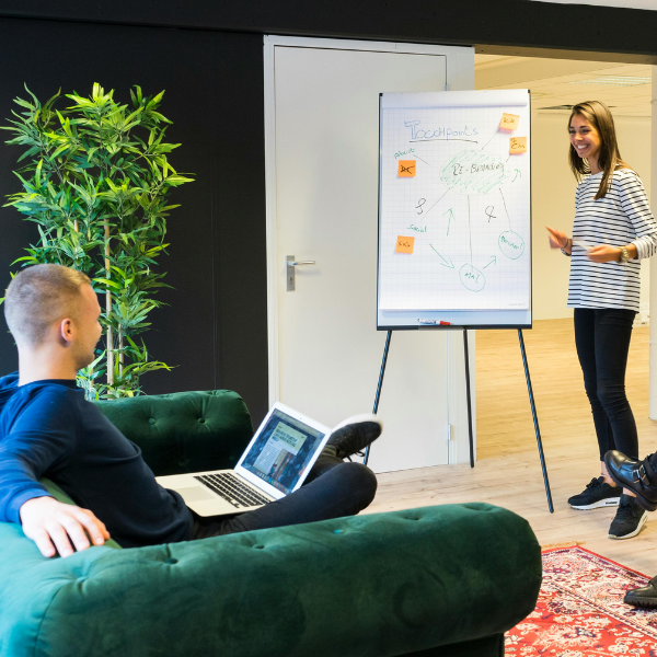 Kampanie B2C branża meblarska – skuteczne strategie promocji mebli