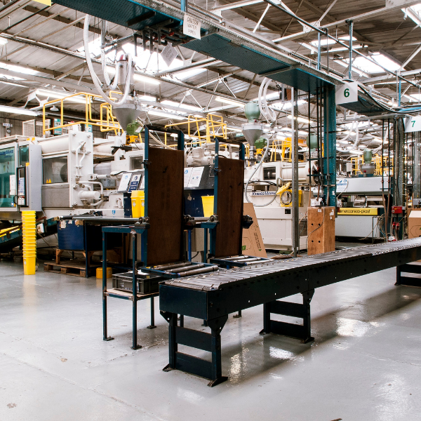 Lejek sprzedaży w firmie produkcyjnej MŚP: jak go poukładać, żeby był przewidywalny